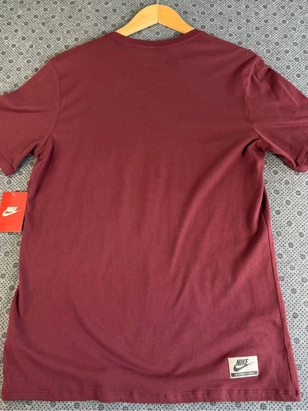 NEW Men’s Nike International Pocket Tee